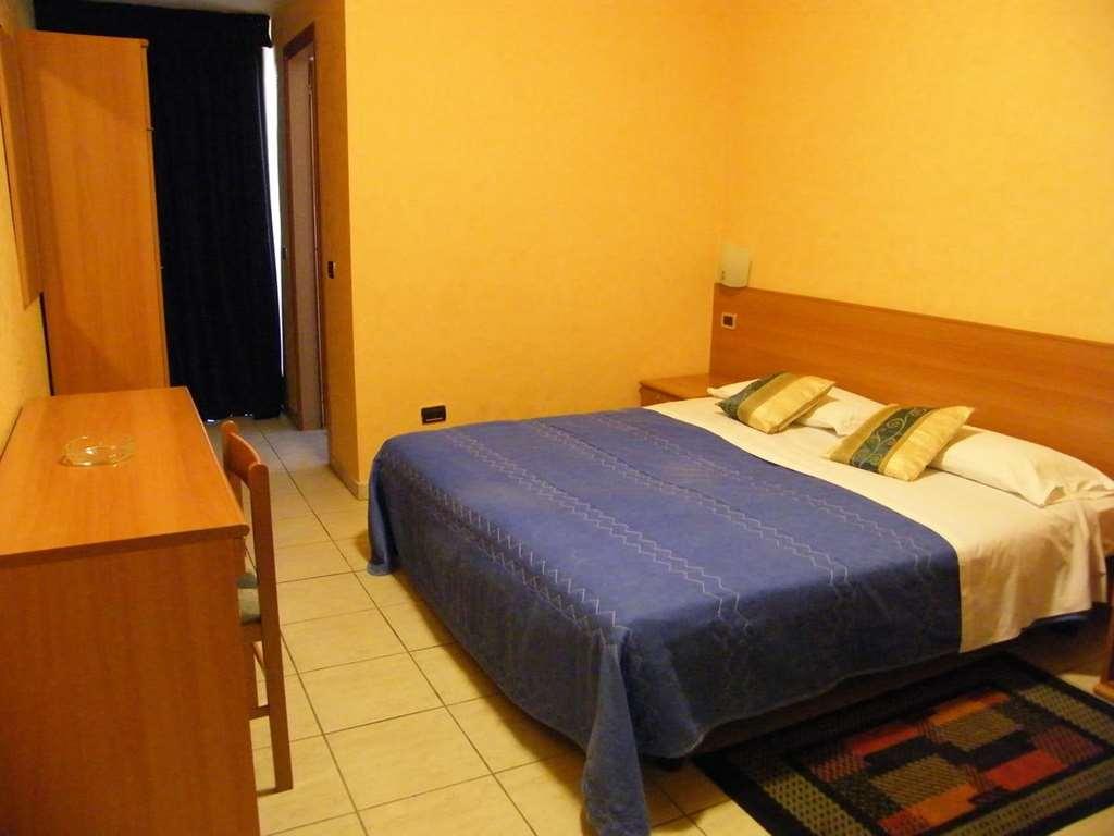Hotel Residence Memmina Frosinone Pokoj fotografie