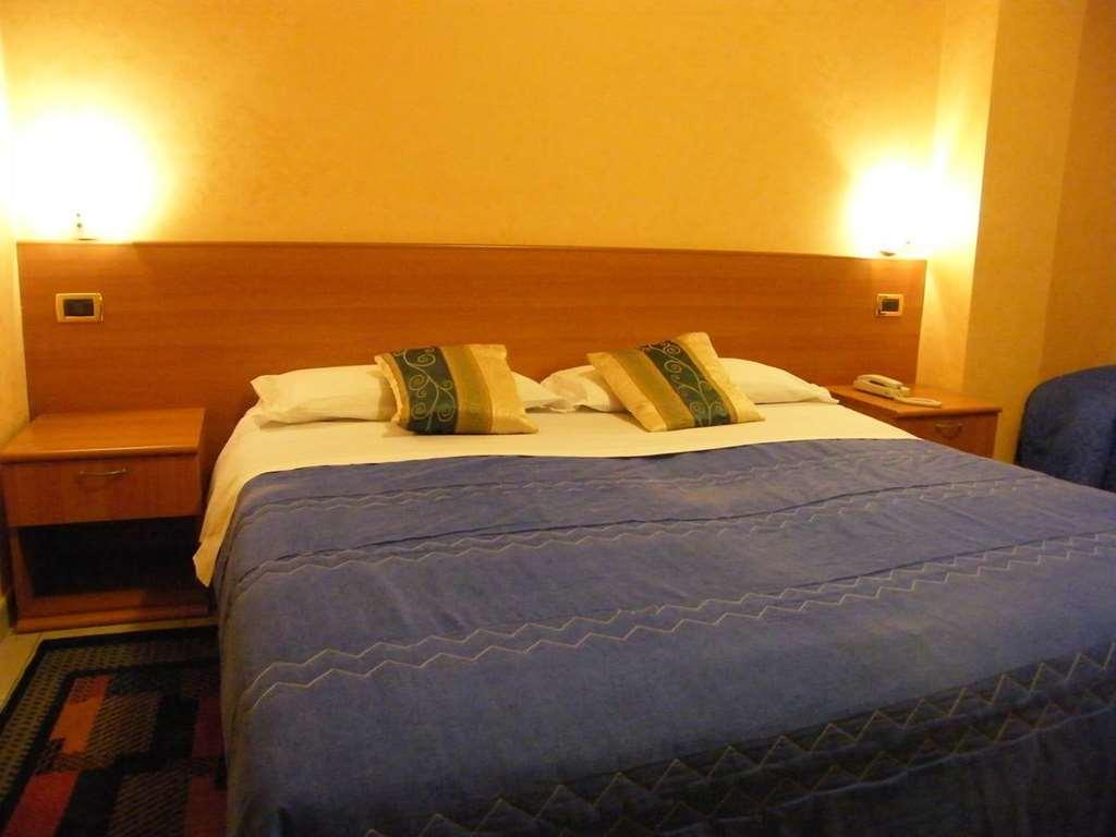 Hotel Residence Memmina Frosinone Pokoj fotografie