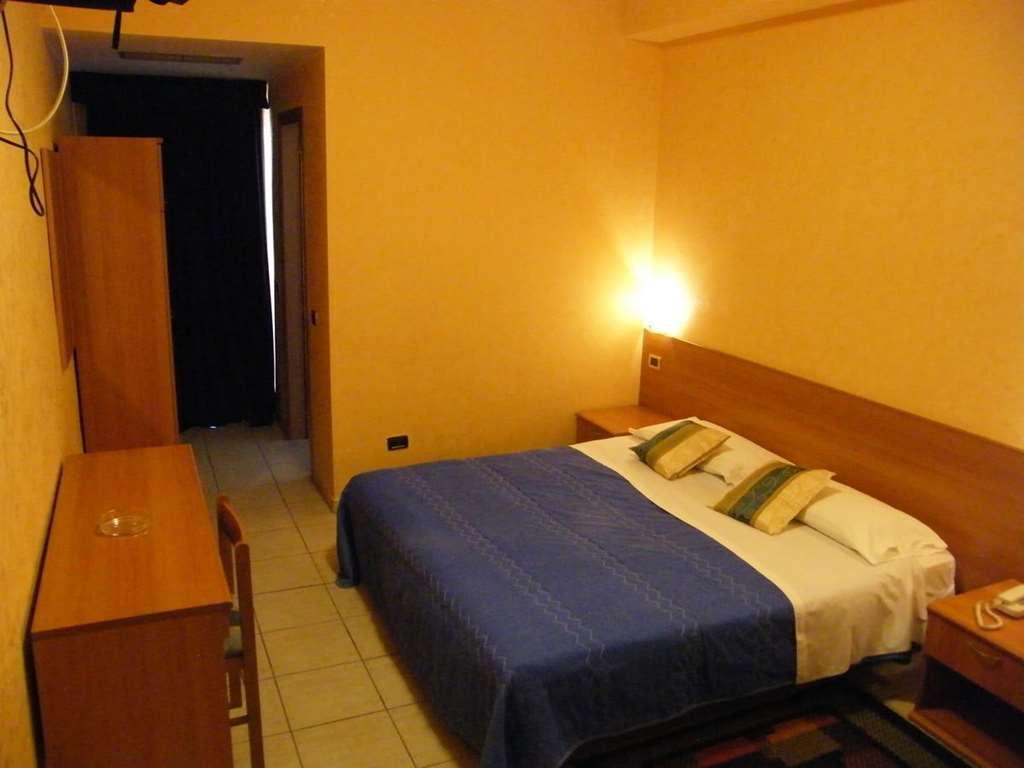 Hotel Residence Memmina Frosinone Pokoj fotografie