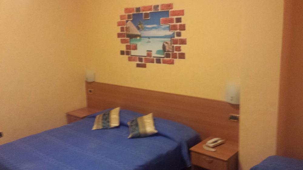 Hotel Residence Memmina Frosinone Exteriér fotografie